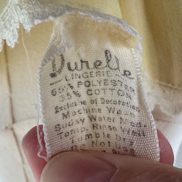 Vintage 1960s Durelle Lingerie Yellow Nightgown with Embroidery and Lace - Picture 6 of 6